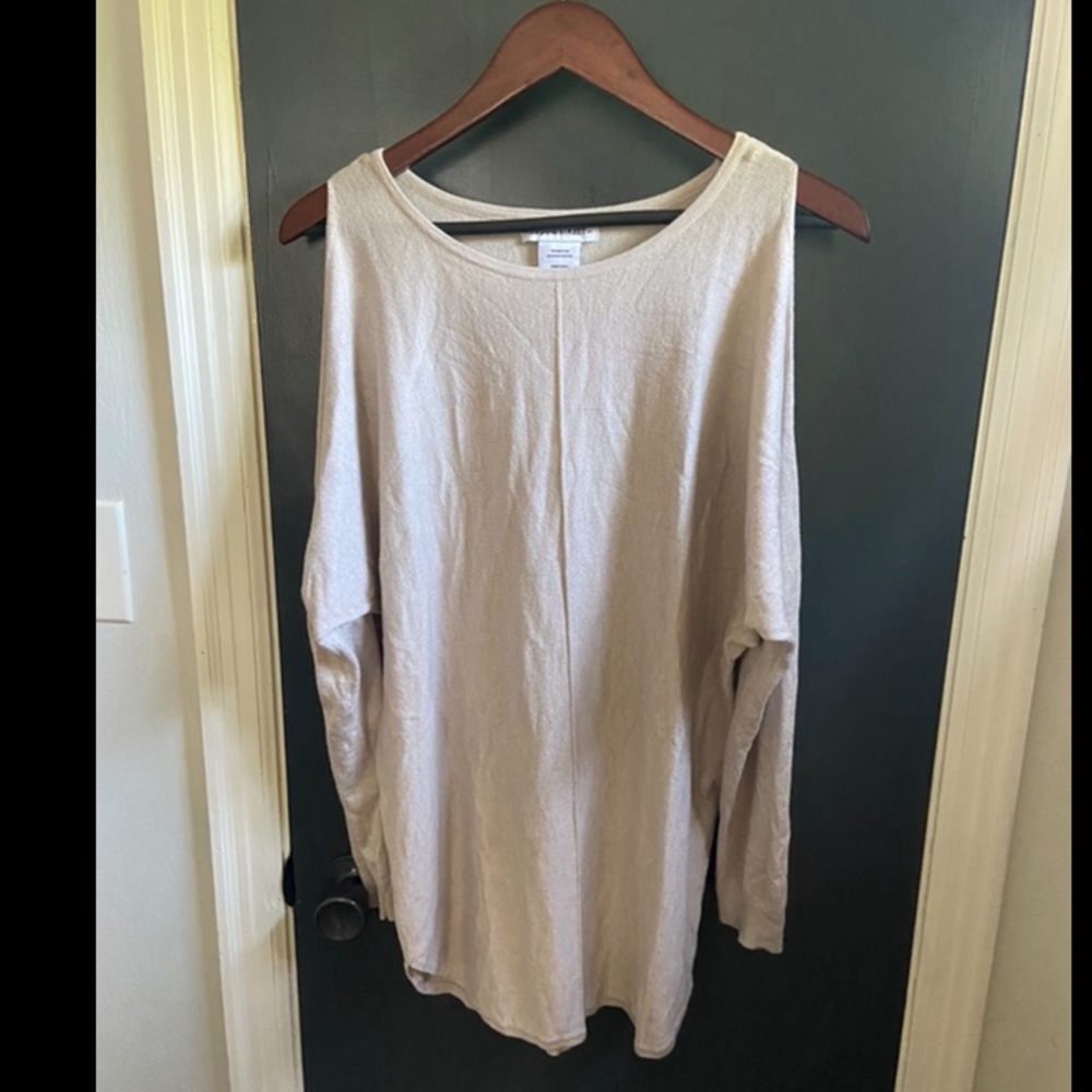 Cut out long sleeve top